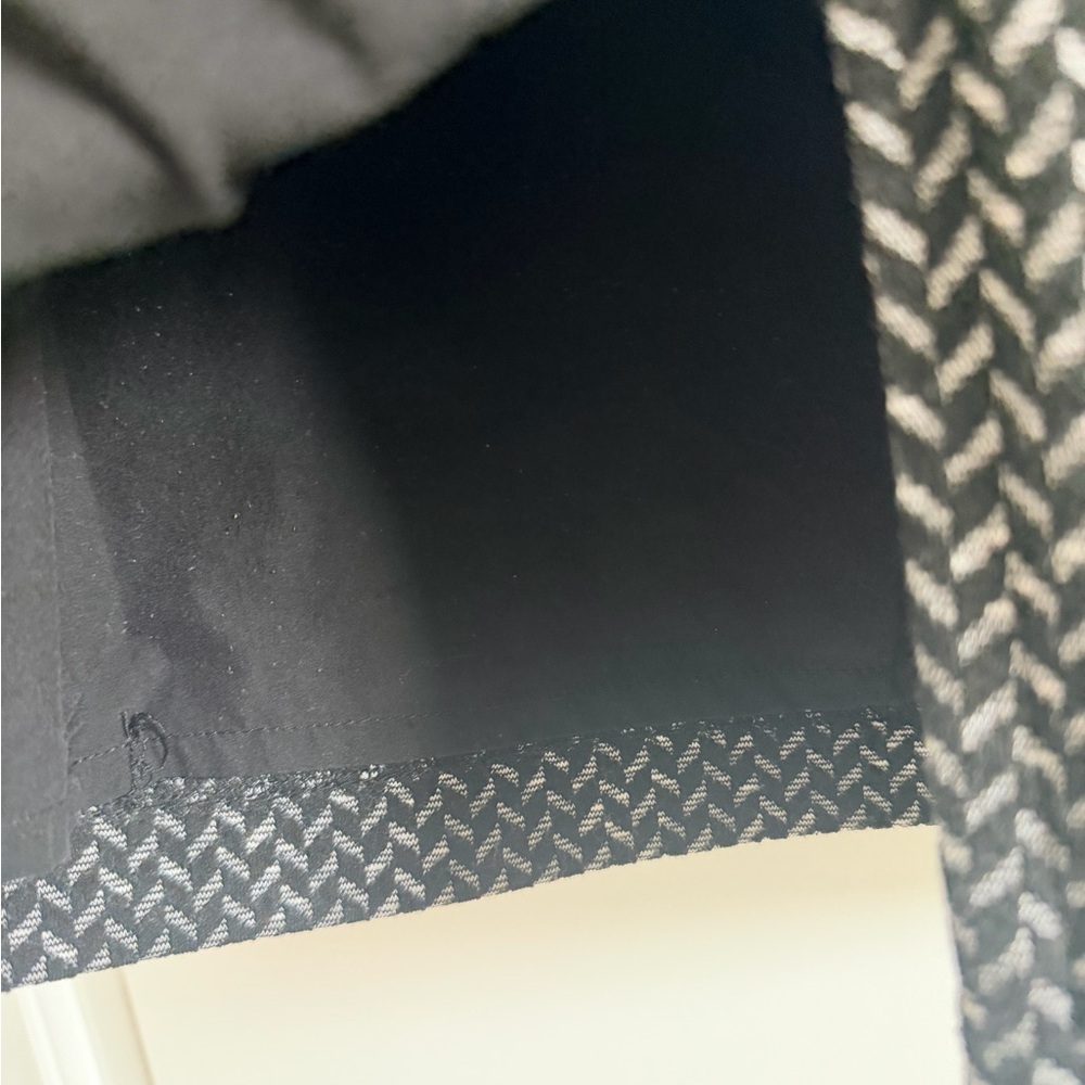 Tahari Black and White Patterned Skirt - Picture 5 of 6